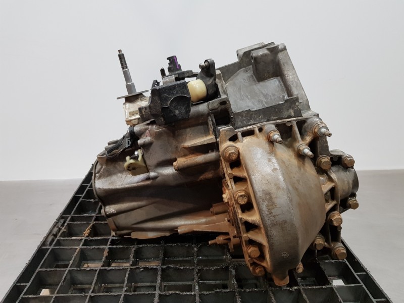 Recambio de caja cambios para peugeot 5008 active referencia OEM IAM 20MB37  