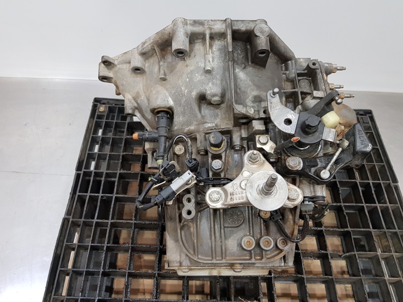 Recambio de caja cambios para peugeot 5008 active referencia OEM IAM 20MB37  