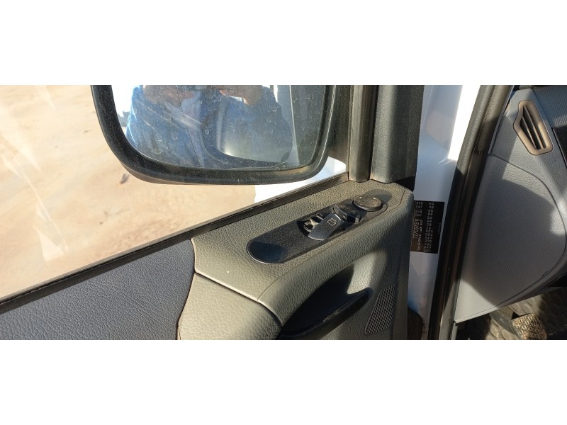 mercedes vito caja cerrada 6.03  del año 2006