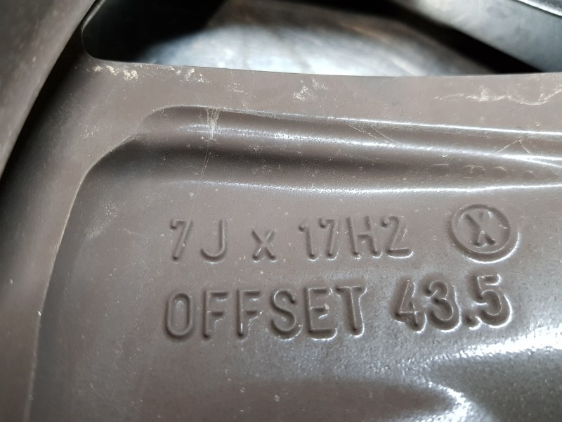 Recambio de llanta para hyundai tucson hybrid referencia OEM IAM 52910N7160  