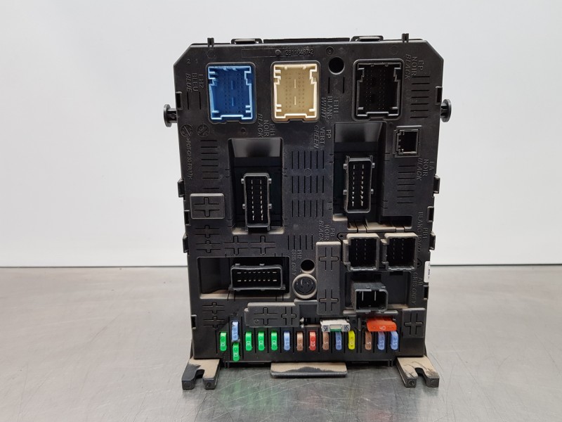 Recambio de caja reles / fusibles para peugeot 5008 active referencia OEM IAM 9812189980 BSIKE4  Recambio de caja reles / fusibles para peugeot 5008 active referencia OEM IAM 9812189980 BSIKE4