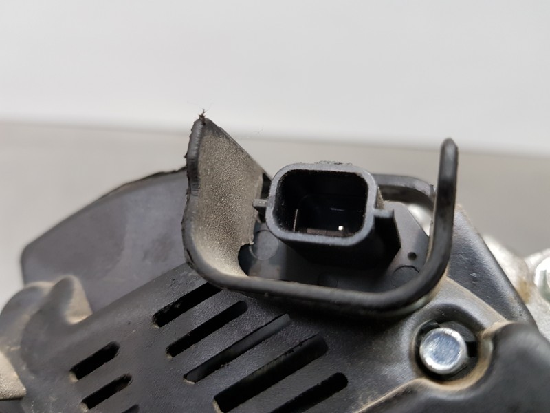 Recambio de alternador para opel movano b pritsche/kipper/koffer pritsche referencia OEM IAM 95519362 8EL011713751 