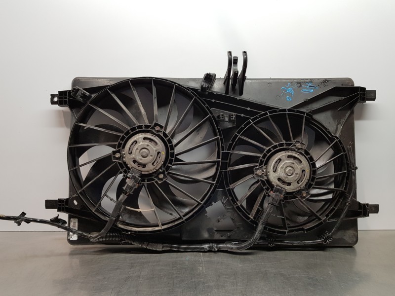 Recambio de electroventilador para opel movano b pritsche/kipper/koffer pritsche referencia OEM IAM 93197574 93197576 93197577