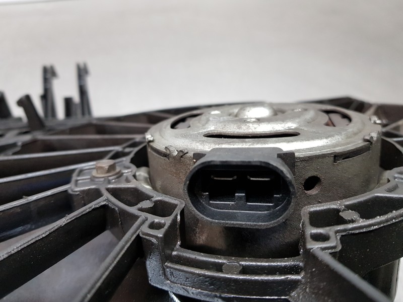 Recambio de electroventilador para opel movano b pritsche/kipper/koffer pritsche referencia OEM IAM 93197574 93197576 93197577