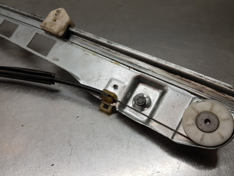 Recambio de elevalunas delantero derecho para opel movano b pritsche/kipper/koffer pritsche referencia OEM IAM 93167946  