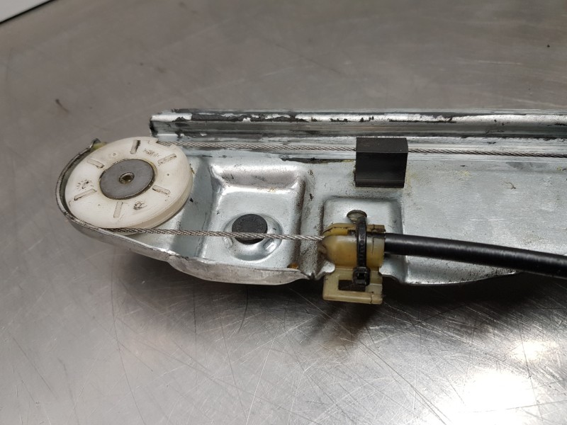 Recambio de elevalunas delantero derecho para opel movano b pritsche/kipper/koffer pritsche referencia OEM IAM 93167946  