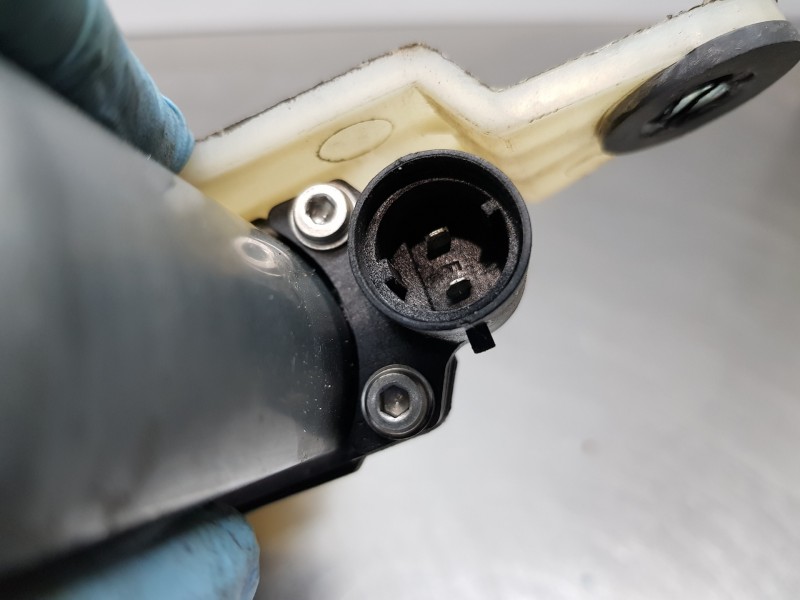 Recambio de elevalunas delantero izquierdo para opel movano b pritsche/kipper/koffer pritsche referencia OEM IAM 93167945  