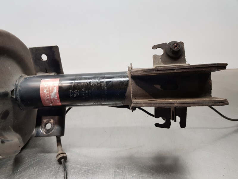 Recambio de amortiguador delantero derecho para opel movano b pritsche/kipper/koffer pritsche referencia OEM IAM 95522575  