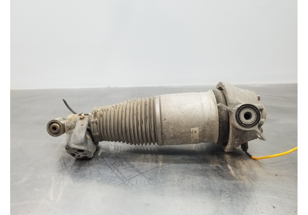 Recambio de amortiguador trasero derecho para porsche cayenne (typ 9pa) básico referencia OEM IAM 95533303422 95533303421 7L5512