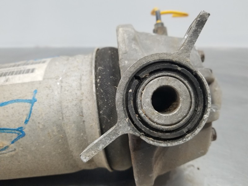 Recambio de amortiguador trasero derecho para porsche cayenne (typ 9pa) básico referencia OEM IAM 95533303422 95533303421 7L5512