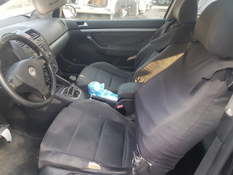 volkswagen golf v berlina (1k1) del año 2007