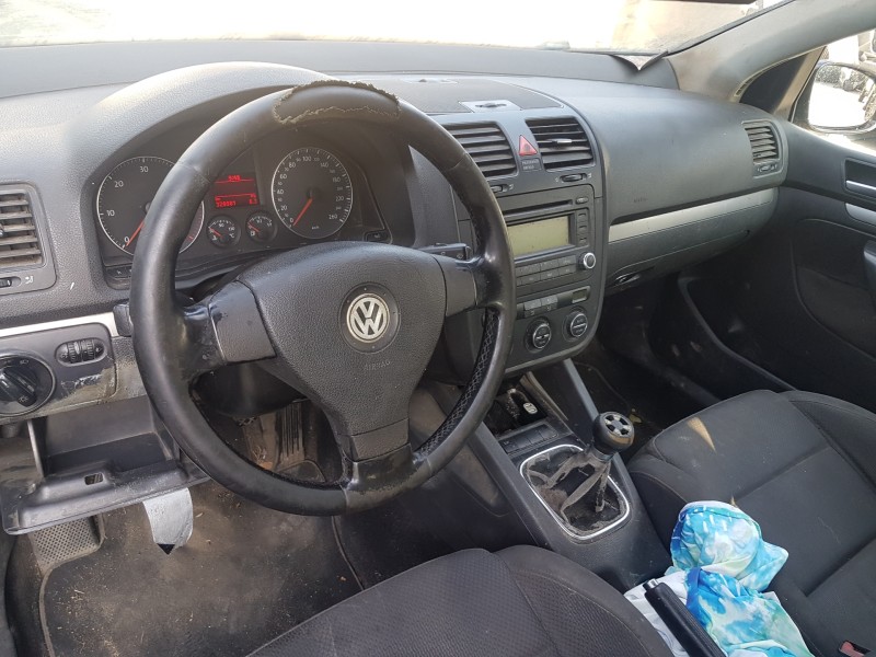 volkswagen golf v berlina (1k1) del año 2007