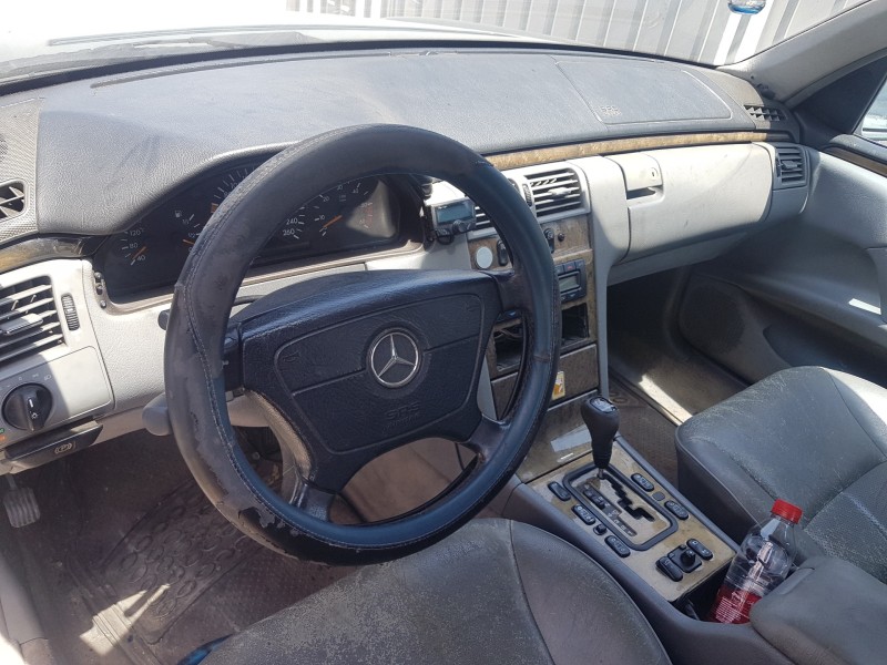 mercedes clase e (w210) berlina diesel del año 1999