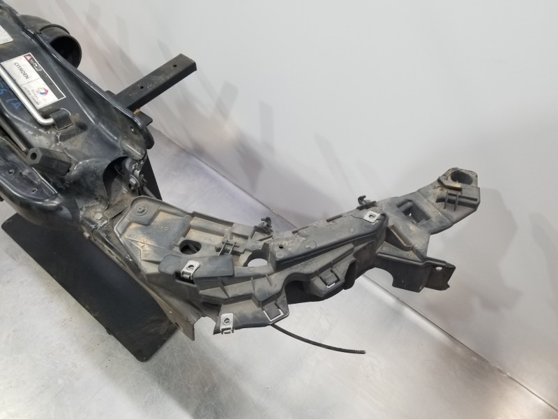 Recambio de travesaño superior para citroen jumper kasten bluehdi referencia OEM IAM 1675069780   Recambio de travesaño superior para citroen jumper kasten bluehdi referencia OEM IAM 1675069780