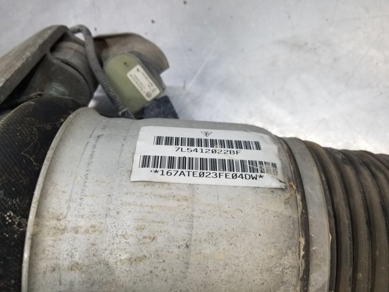 Recambio de amortiguador delantero derecho para porsche cayenne (typ 9pa) básico referencia OEM IAM 95534303421 7L5412022BF 9553
