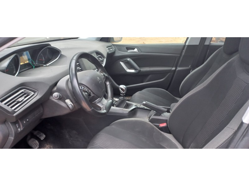 peugeot 308 del año 2015