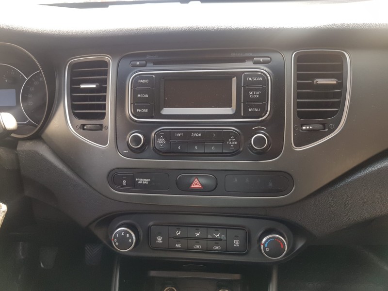 kia carens ( ) del año 2016