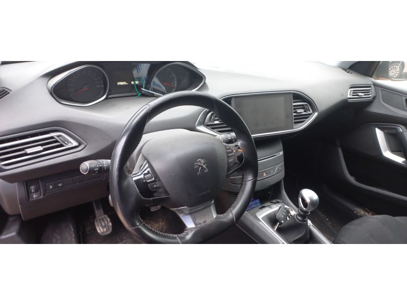 peugeot 308 del año 2015