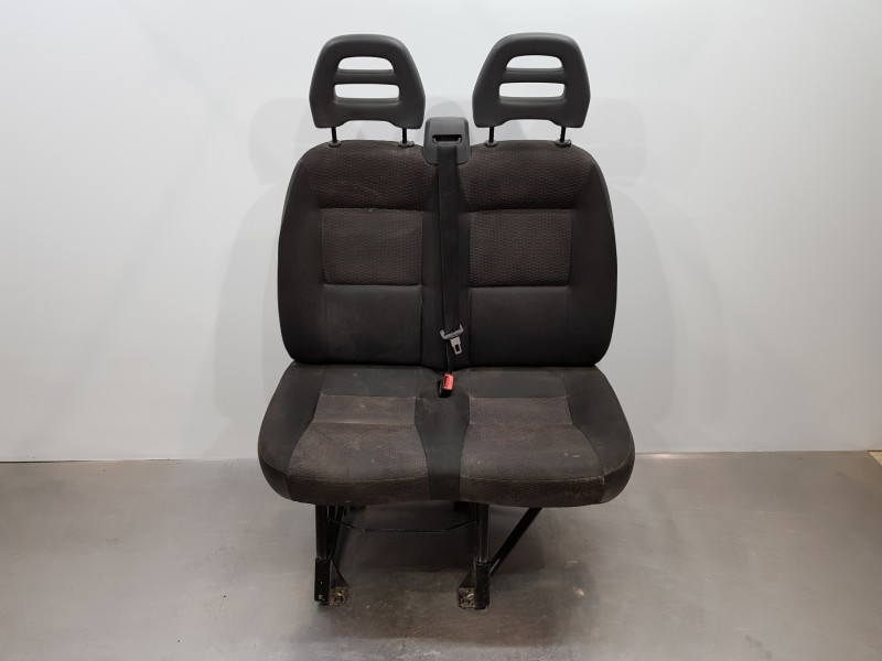 Recambio de asiento delantero derecho para citroen jumper kasten bluehdi referencia OEM IAM 8845WR   Recambio de asiento delantero derecho para citroen jumper kasten bluehdi referencia OEM IAM 8845WR