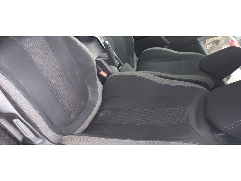 peugeot 308 del año 2015