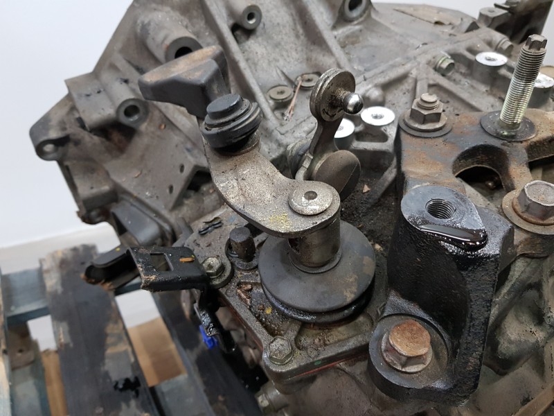 Recambio de caja cambios para mazda cx-7 (er) active referencia OEM IAM A6401701XB  