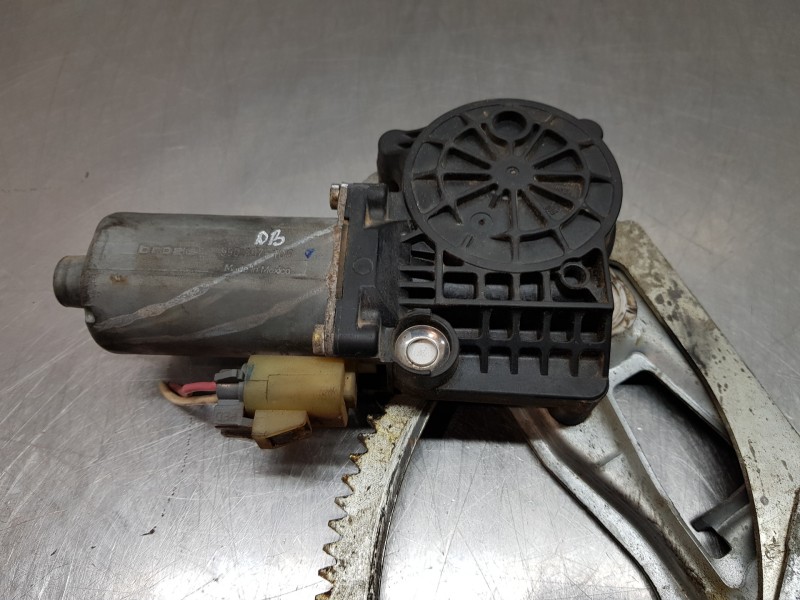 Recambio de elevalunas delantero izquierdo para mercedes clase m (w163) 270 cdi referencia OEM IAM A1637201146 6004PA1032 A16382