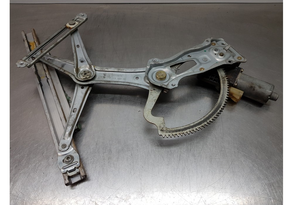 Recambio de elevalunas delantero izquierdo para mercedes clase m (w163) 270 cdi referencia OEM IAM A1637201146 6004PA1032 A16382