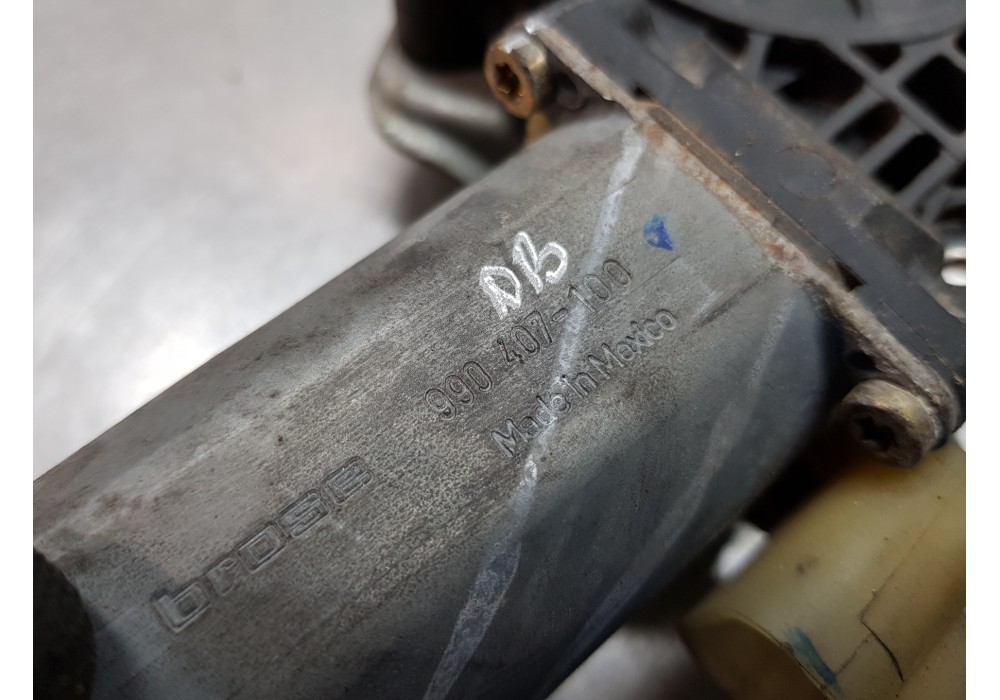 Recambio de elevalunas delantero izquierdo para mercedes clase m (w163) 270 cdi referencia OEM IAM A1637201146 6004PA1032 A16382