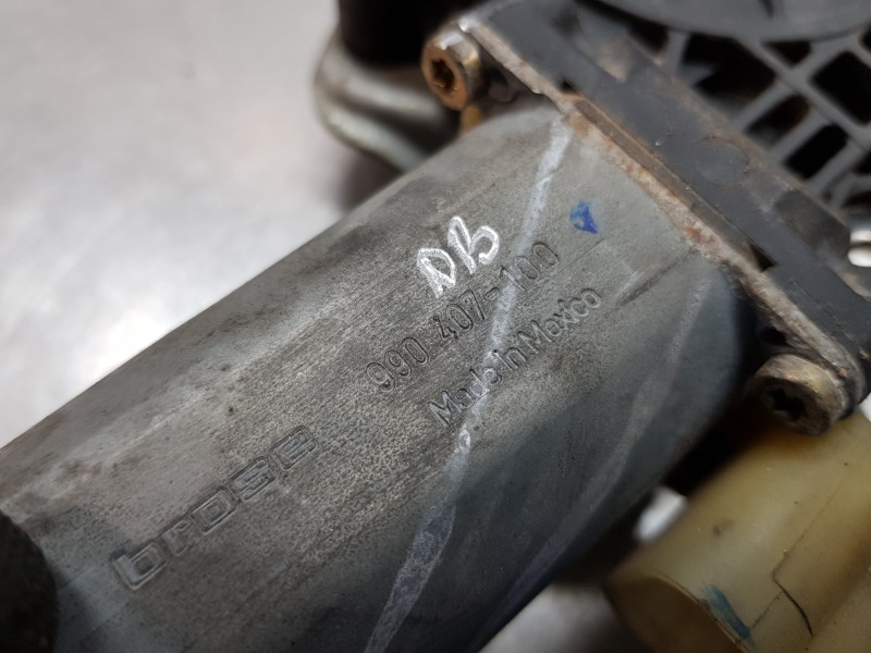 Recambio de elevalunas delantero izquierdo para mercedes clase m (w163) 270 cdi referencia OEM IAM A1637201146 6004PA1032 A16382