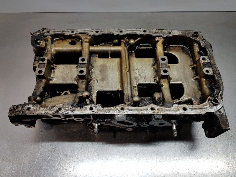 Recambio de carter para mazda cx-7 (er) active referencia OEM IAM R2AA10380C R2AA10400A 