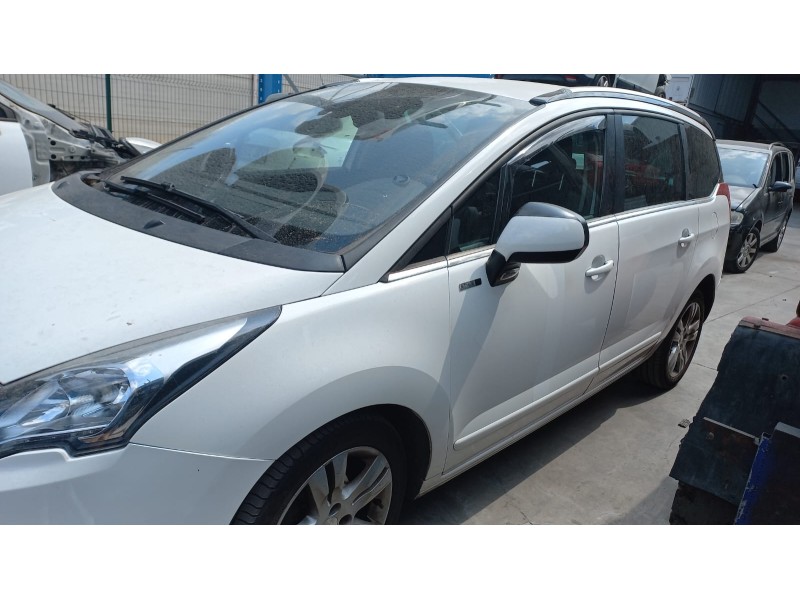 peugeot 5008 del año 2015