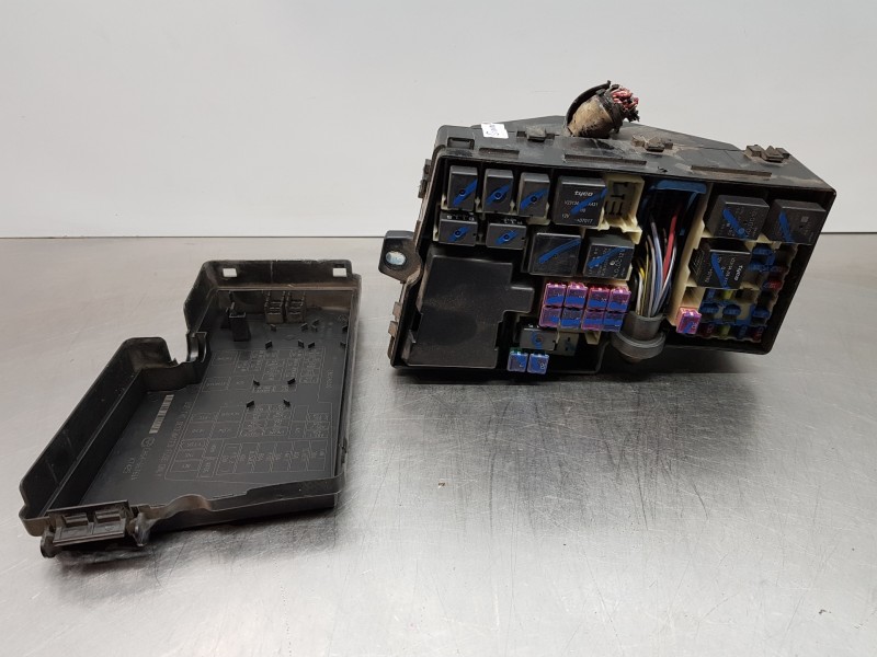 Recambio de caja reles / fusibles para mazda cx-7 (er) active referencia OEM IAM EG2166767  