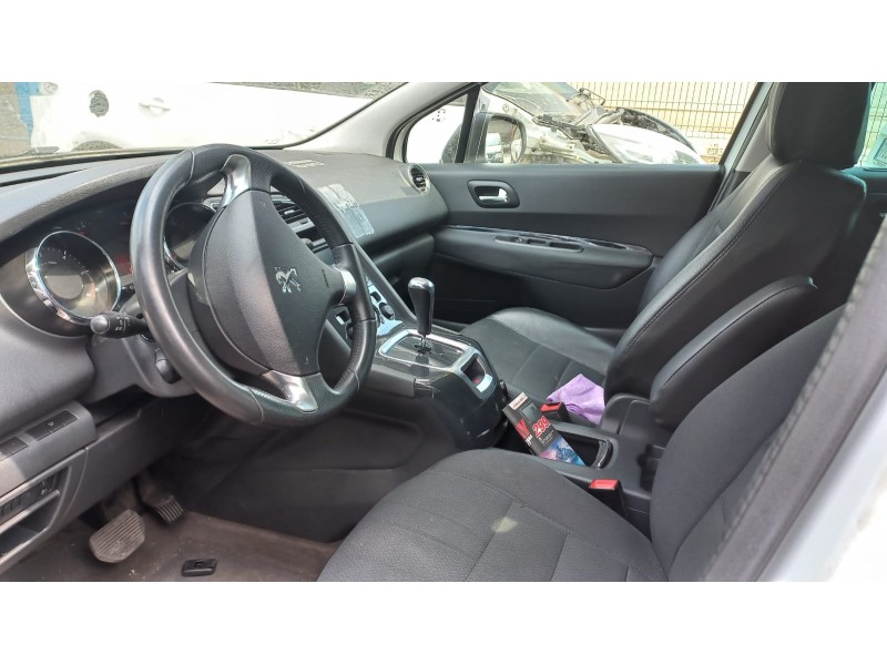 peugeot 5008 del año 2015