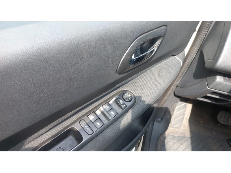 peugeot 5008 del año 2015