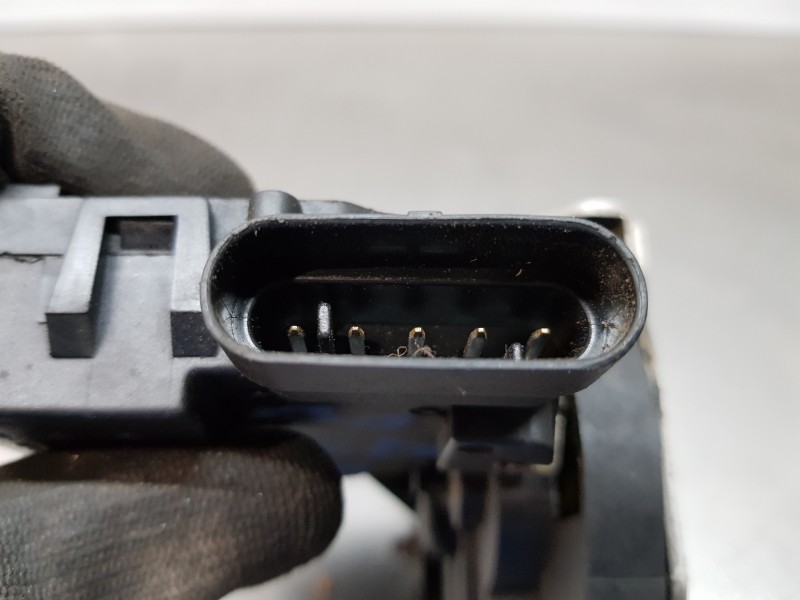 Recambio de cerradura puerta delantera derecha para mercedes clase m (w163) 270 cdi referencia OEM IAM A1637202835 20461101 