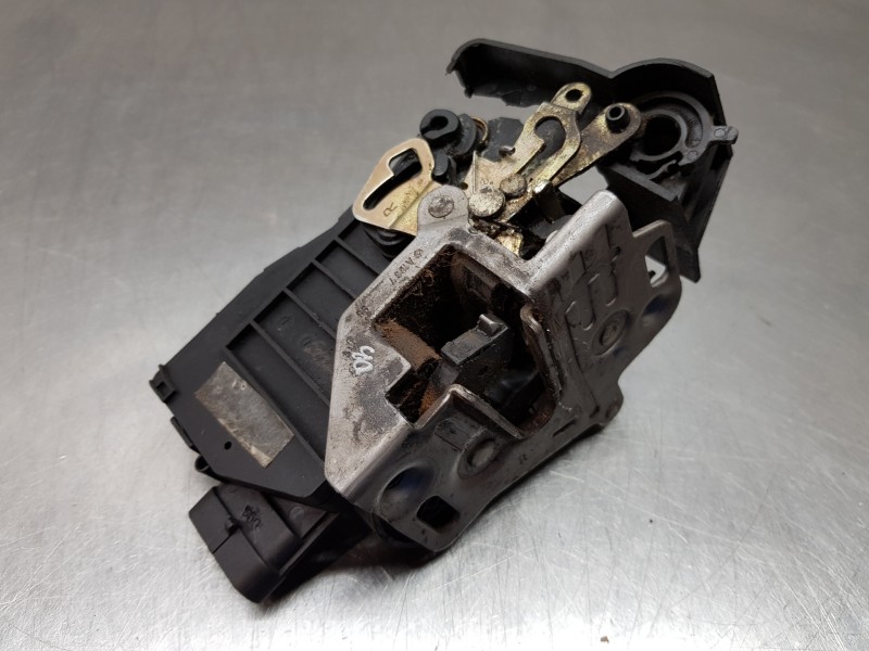 Recambio de cerradura puerta trasera derecha para mercedes clase m (w163) 270 cdi referencia OEM IAM A1637302635   Recambio de cerradura puerta trasera derecha para mercedes clase m (w163) 270 cdi referencia OEM IAM A1637302635