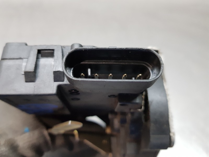 Recambio de cerradura puerta trasera derecha para mercedes clase m (w163) 270 cdi referencia OEM IAM A1637302635  