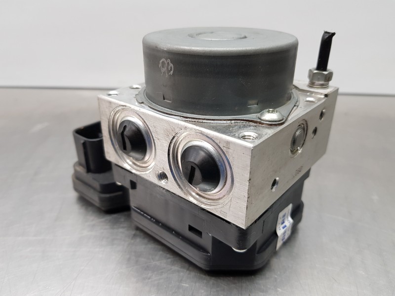 Recambio de abs para toyota c-hr hybrid referencia OEM IAM 4451047070 11304041030 