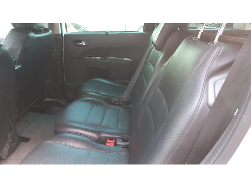 peugeot 5008 del año 2015