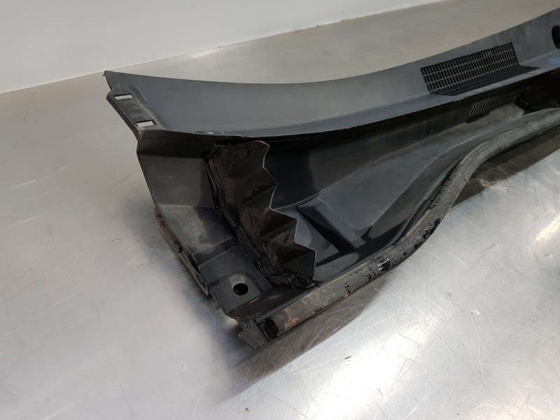 Recambio de torpedo para toyota c-hr hybrid referencia OEM IAM 55708F4010 55708F4010 55708F4020