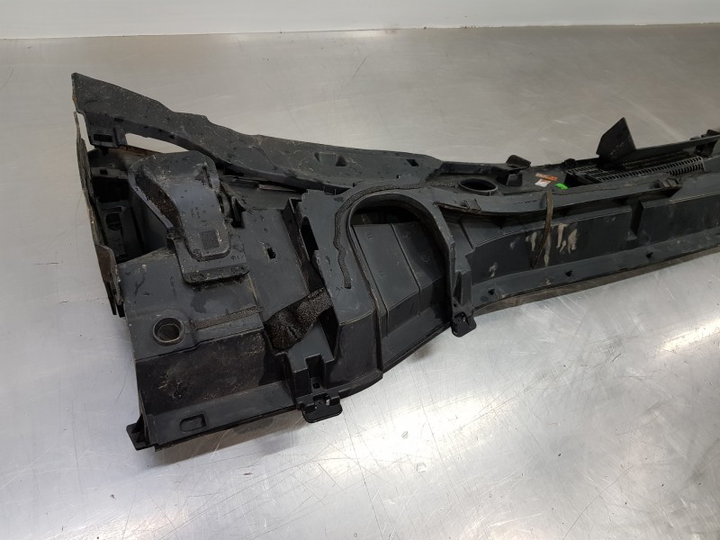 Recambio de torpedo para toyota c-hr hybrid referencia OEM IAM 55708F4010 55708F4010 55708F4020