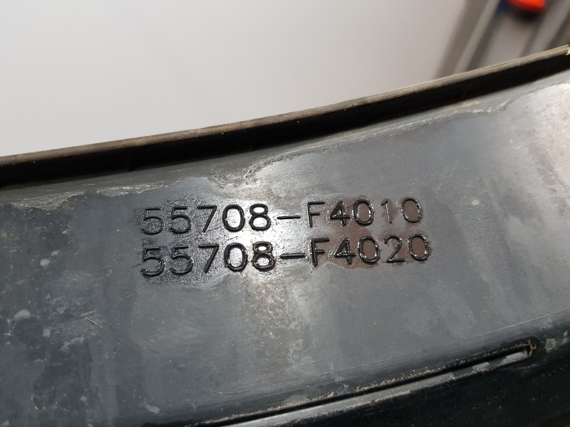 Recambio de torpedo para toyota c-hr hybrid referencia OEM IAM 55708F4010 55708F4010 55708F4020