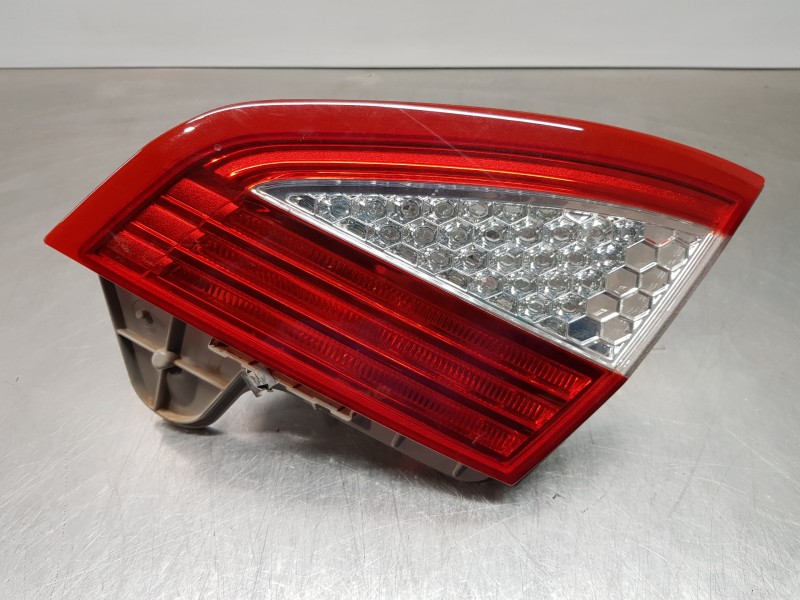 Recambio de piloto trasero derecho interior para ford mondeo ber. (ca2) trend referencia OEM IAM 1486766 7S7113A602NF  Recambio de piloto trasero derecho interior para ford mondeo ber. (ca2) trend referencia OEM IAM 1486766 7S7113A602NF