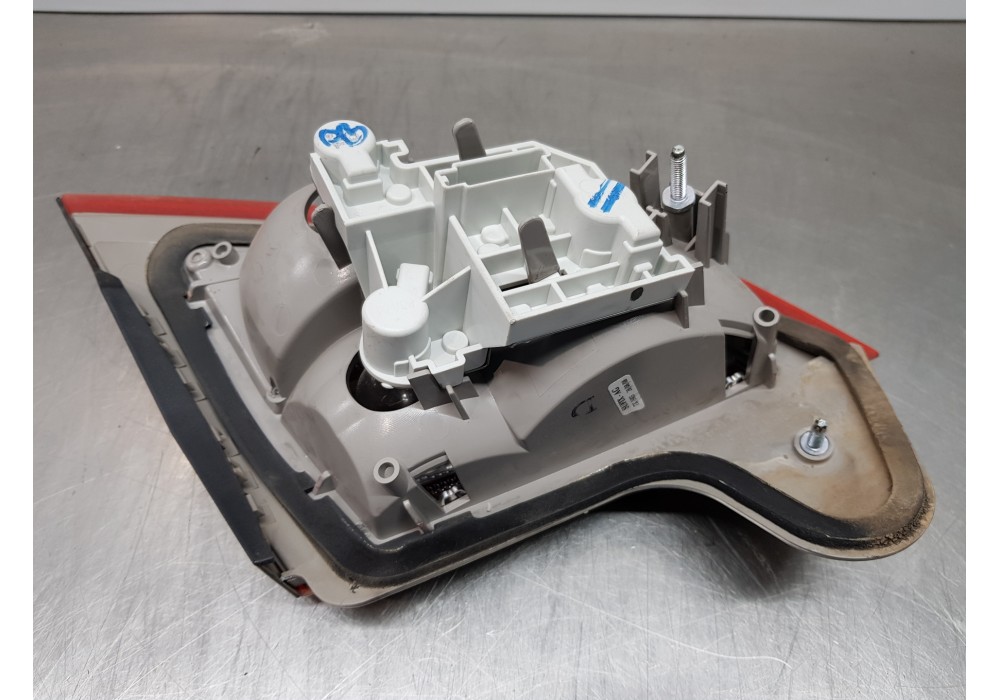 Recambio de piloto trasero derecho interior para ford mondeo ber. (ca2) trend referencia OEM IAM 1486766 7S7113A602NF  Recambio de piloto trasero derecho interior para ford mondeo ber. (ca2) trend referencia OEM IAM 1486766 7S7113A602NF