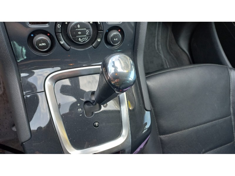 peugeot 5008 del año 2015