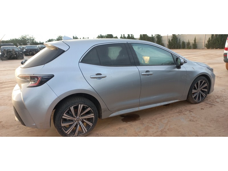 toyota corolla (e21) del año 2022