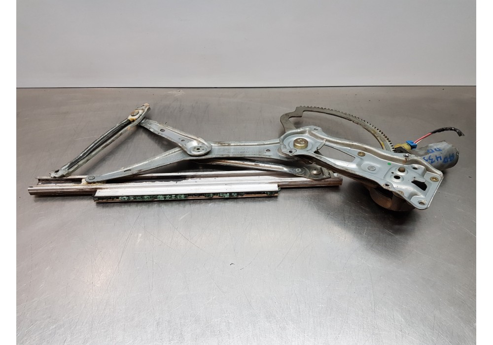 Recambio de elevalunas delantero derecho para mercedes clase m (w163) 270 cdi referencia OEM IAM A1637201246 6004PA1033 A1638202