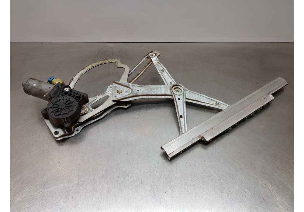 Recambio de elevalunas delantero derecho para mercedes clase m (w163) 270 cdi referencia OEM IAM A1637201246 6004PA1033 A1638202