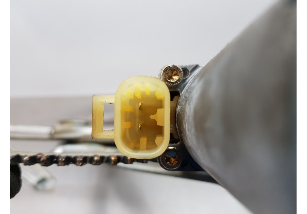 Recambio de elevalunas delantero derecho para mercedes clase m (w163) 270 cdi referencia OEM IAM A1637201246 6004PA1033 A1638202