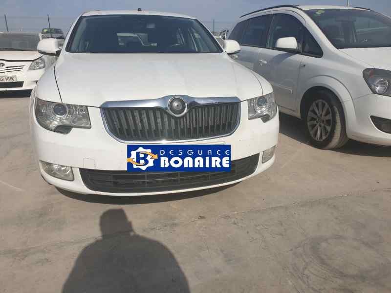 skoda superb combi (3t5) del año 2013
